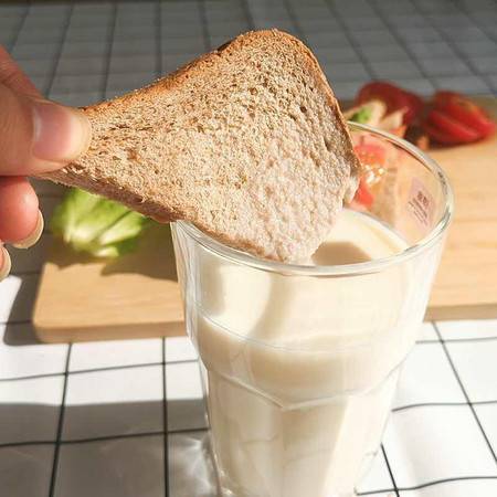 萌飽飽黑麥全麥面包 健身刷脂者的網(wǎng)紅零嘴新寵